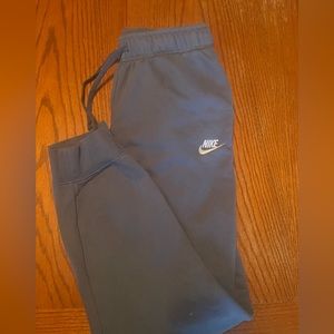 Nike women’s club fleece sweats